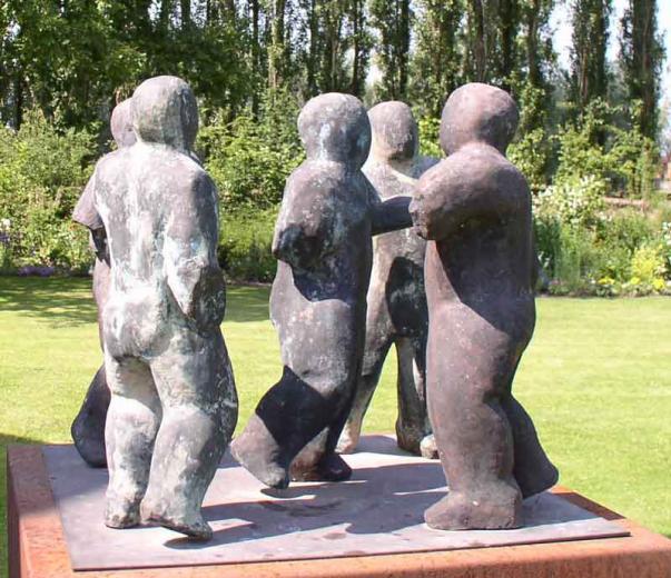 Vijf Figuren in Beweging, brons, Herman Van Nazareth